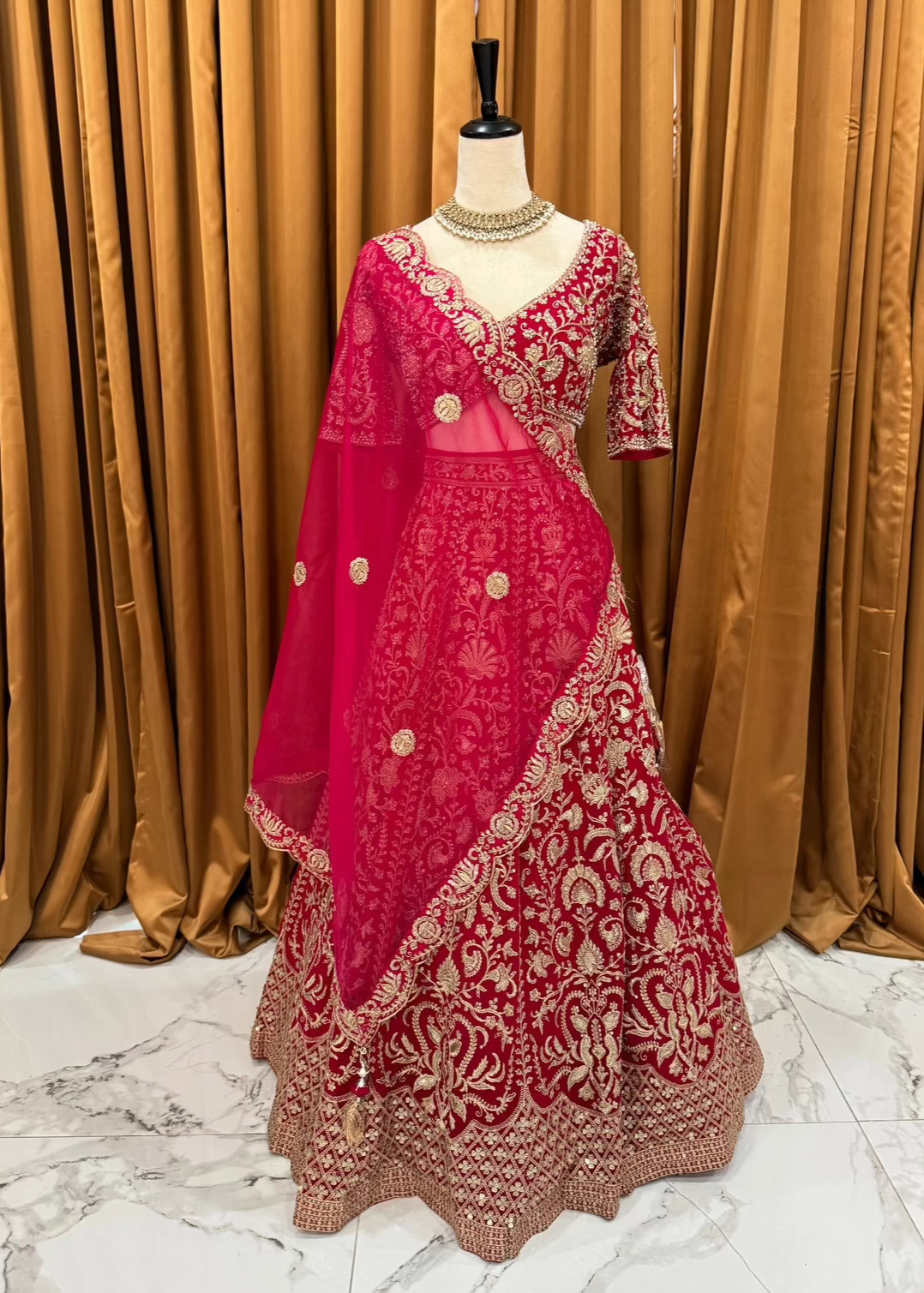 Sakshi Lehenga