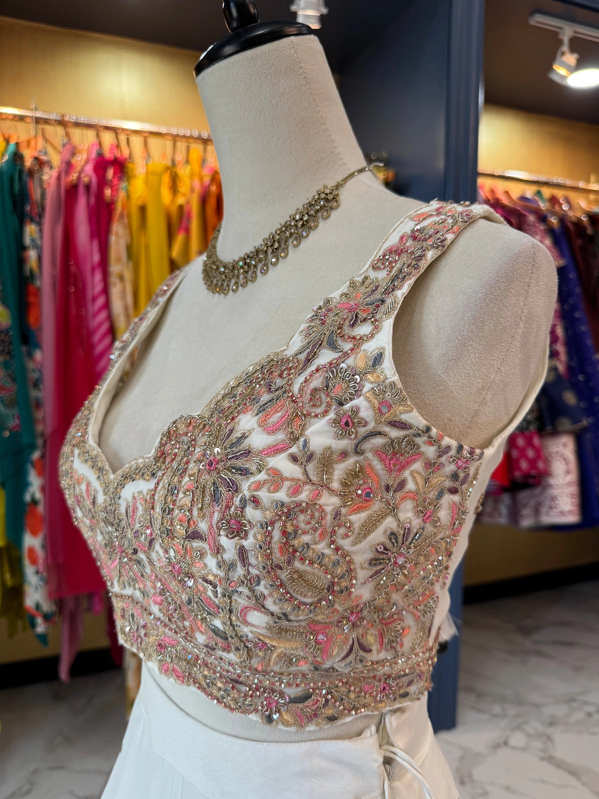 Roshni Lehenga