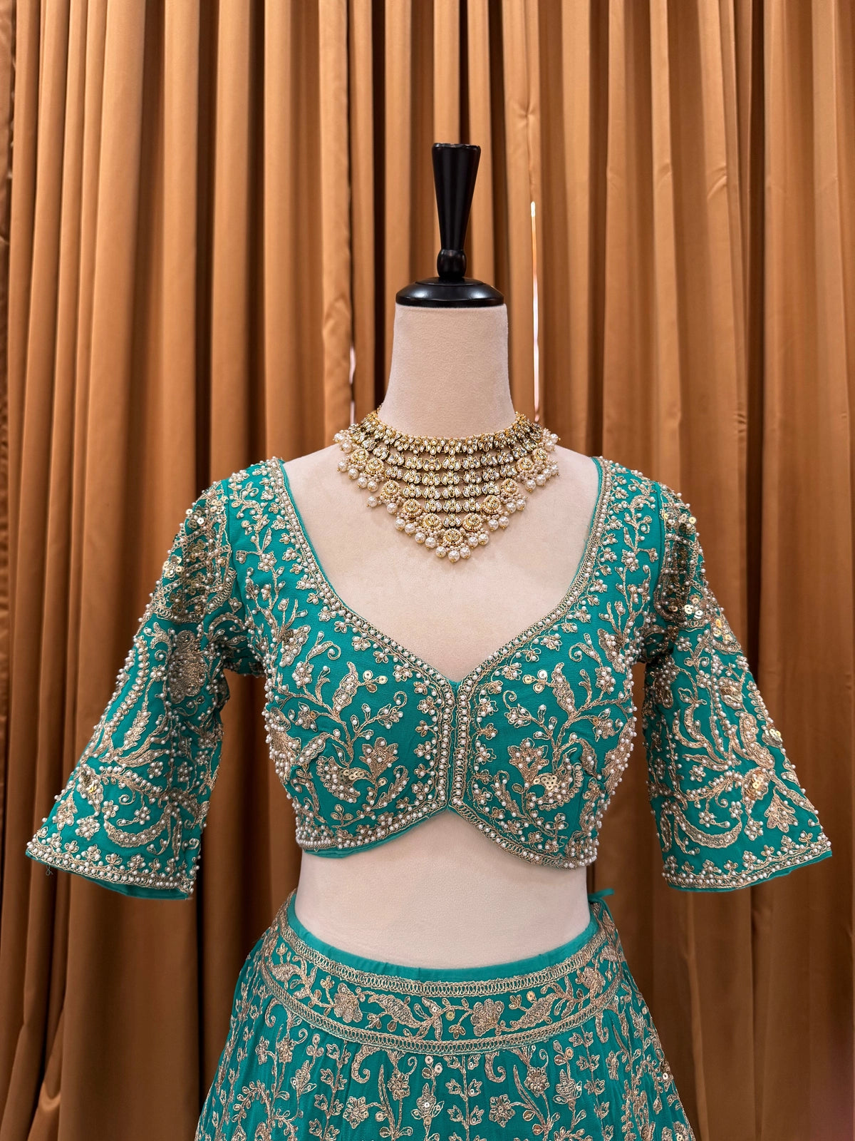 Sakshi Lehenga