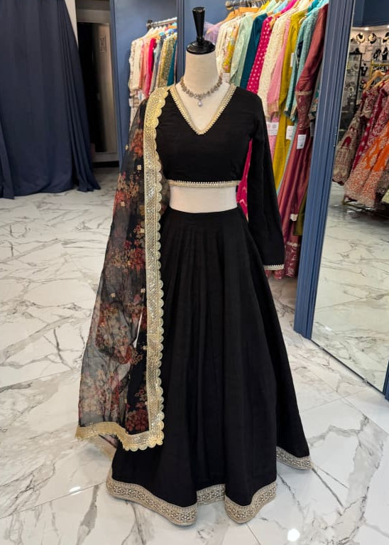 Reyvika lehenga