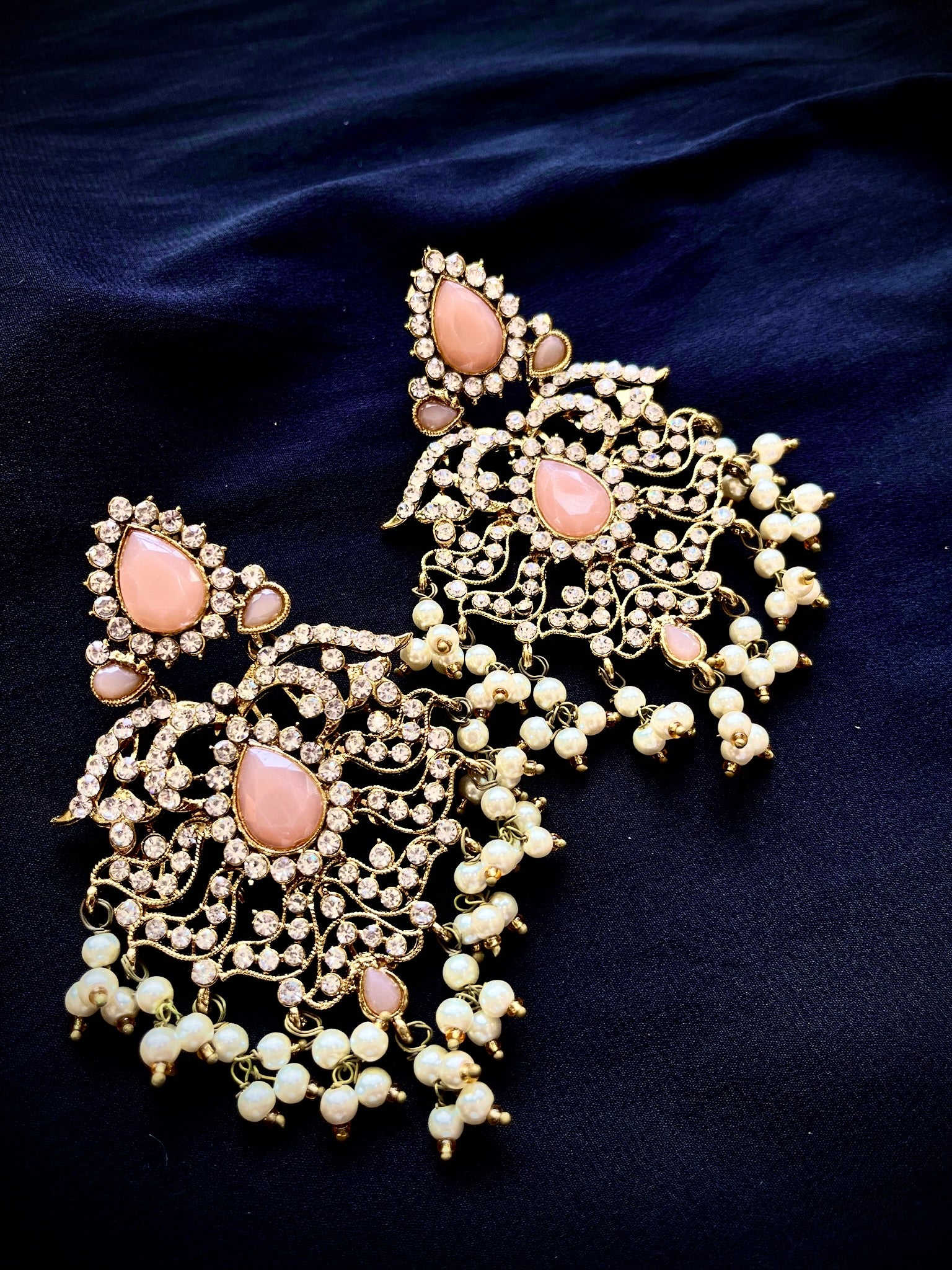 Peach kundan choker