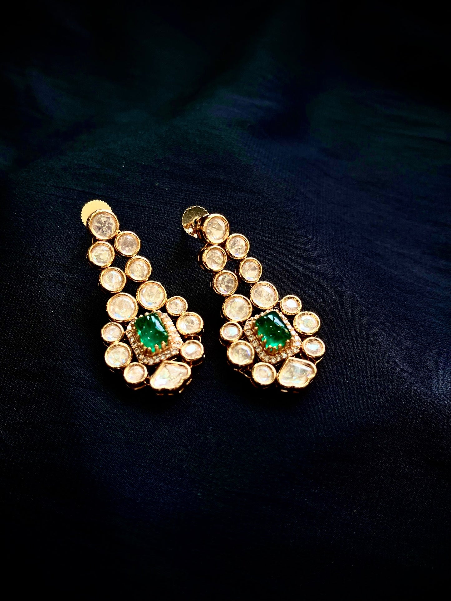 Kundan choker with green stone