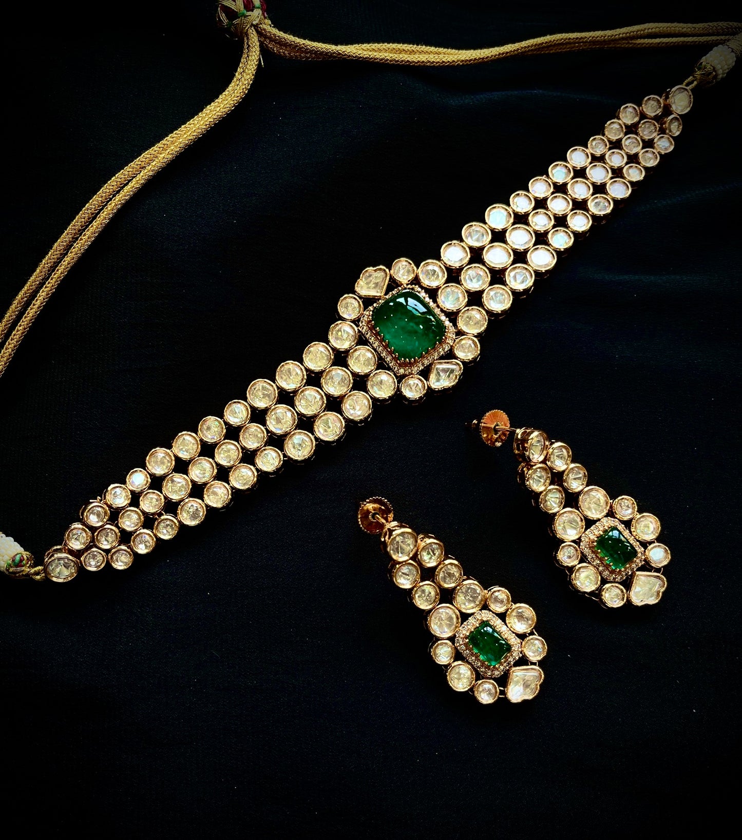 Kundan choker with green stone