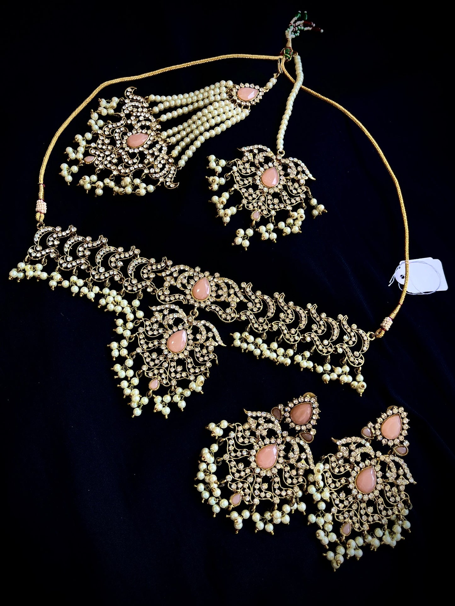 Peach kundan choker