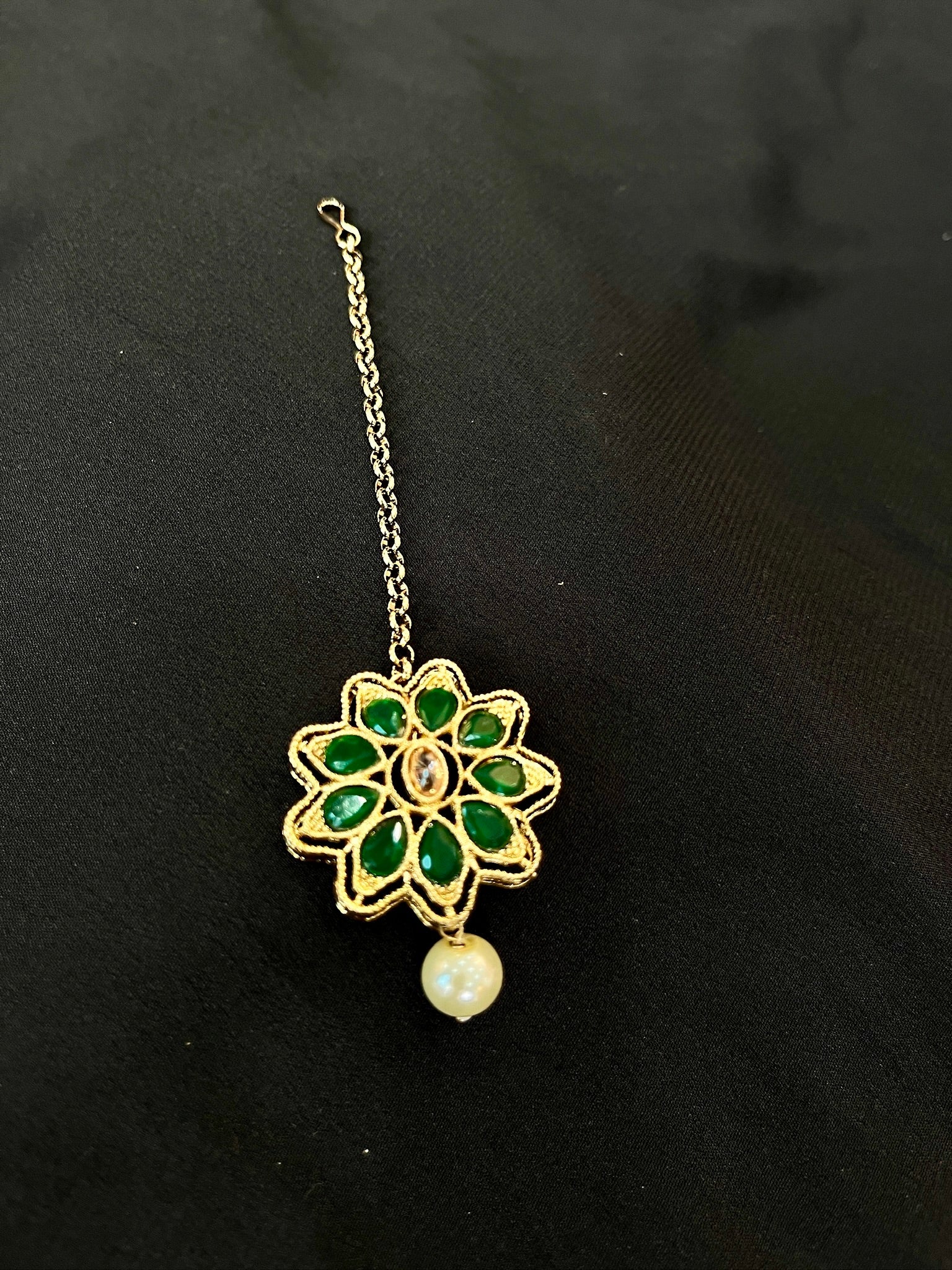 Green Kundan Choker