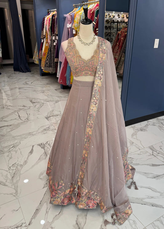 Roshni Lehenga