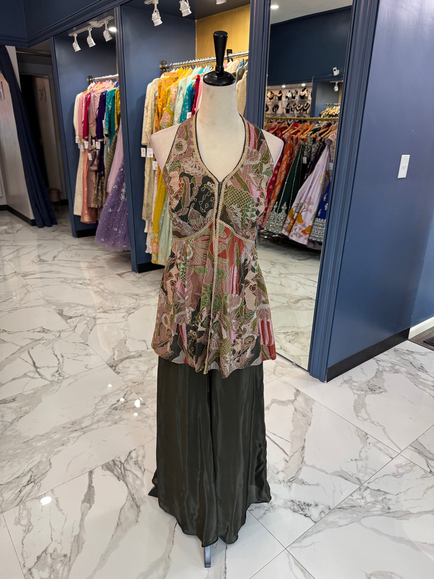 Benita Sharara Set