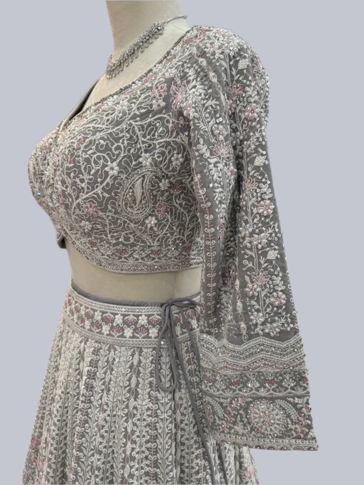 Ravya Lehenga – JYOTIKA PATEL DESIGNS