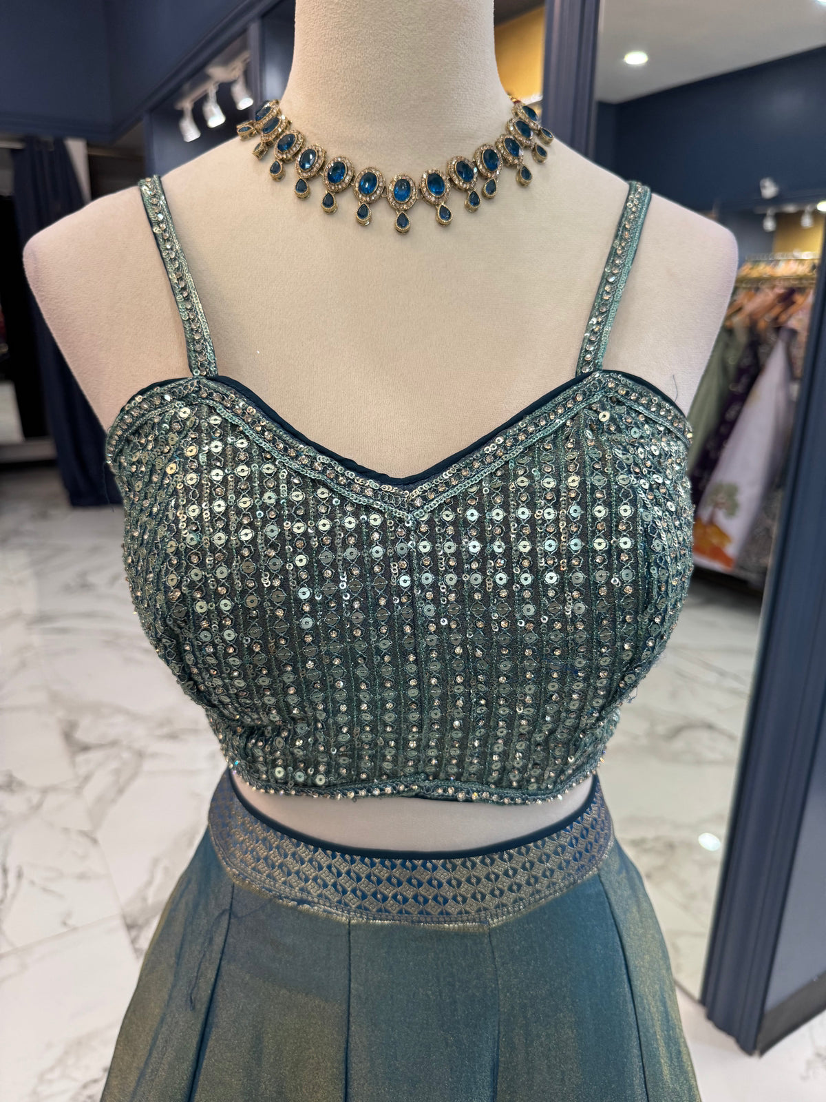 Aakriti Lehenga