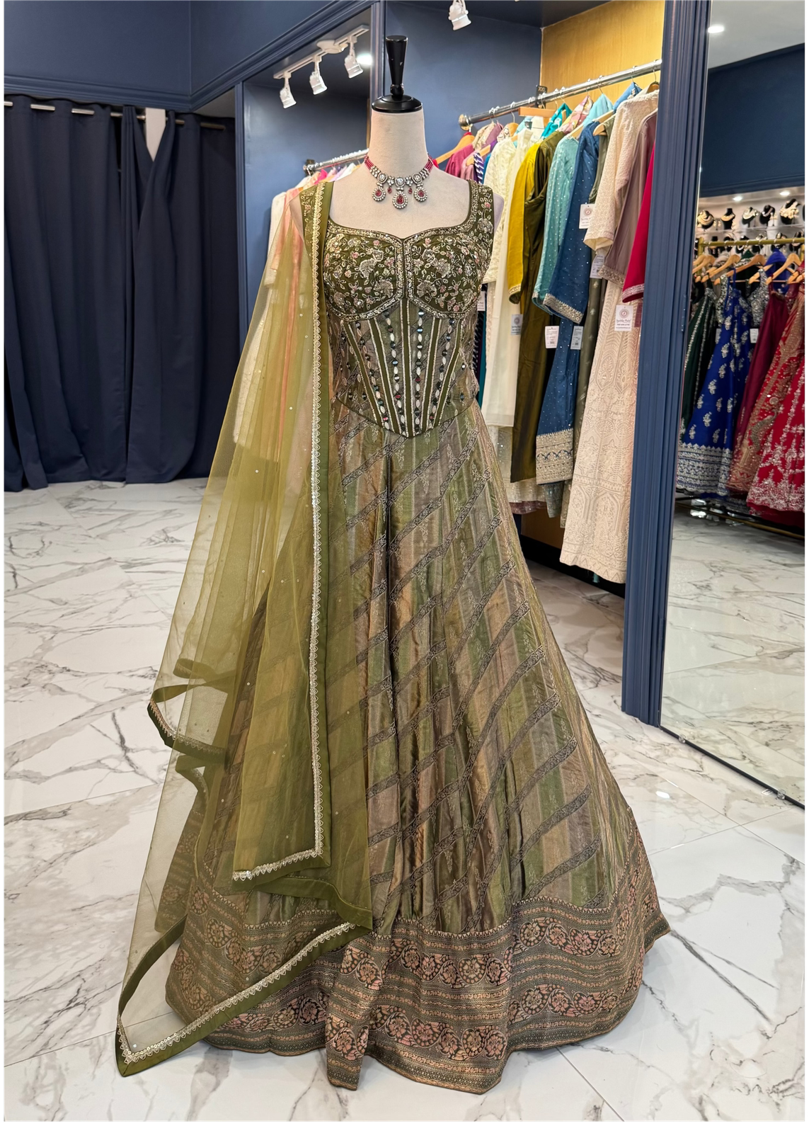 Avni Lehanga