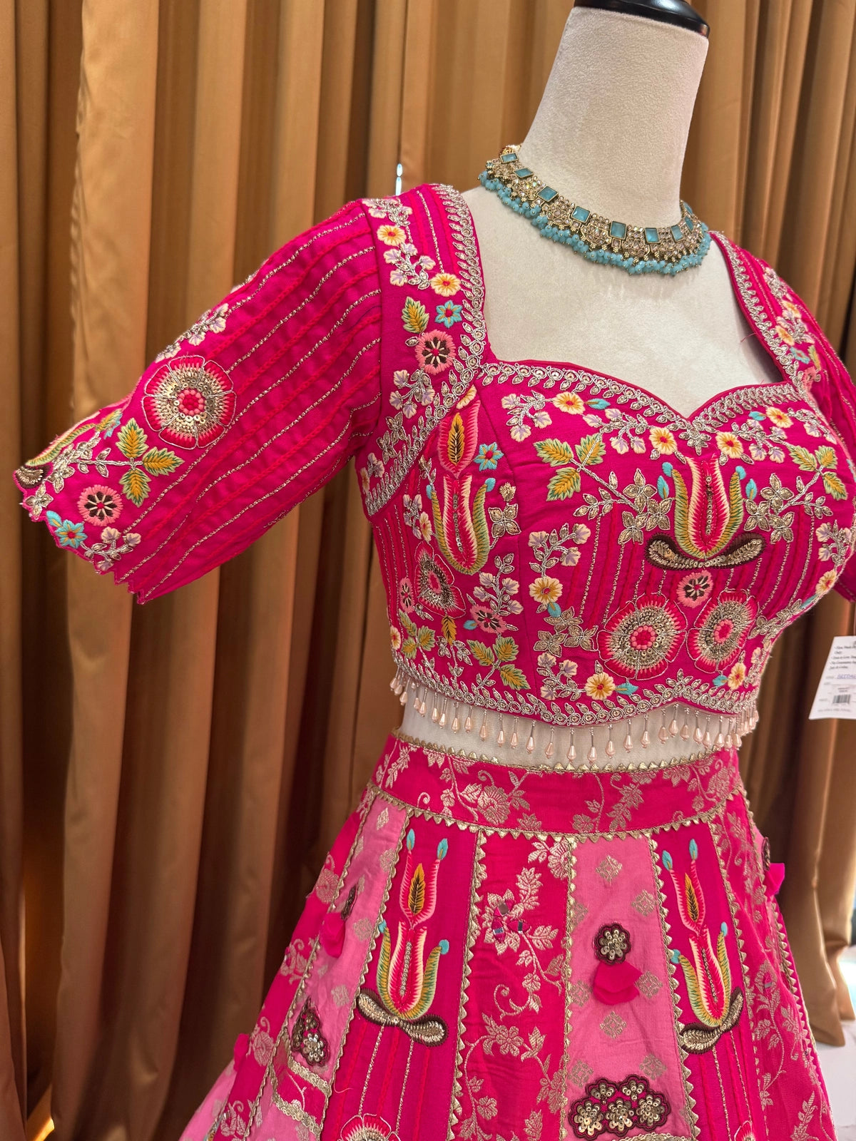 Komal Lehenga