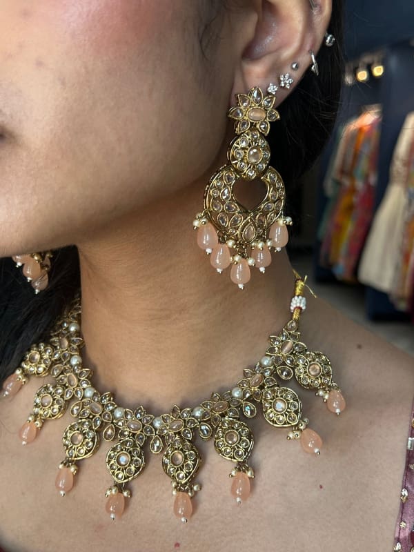 Peach stone set