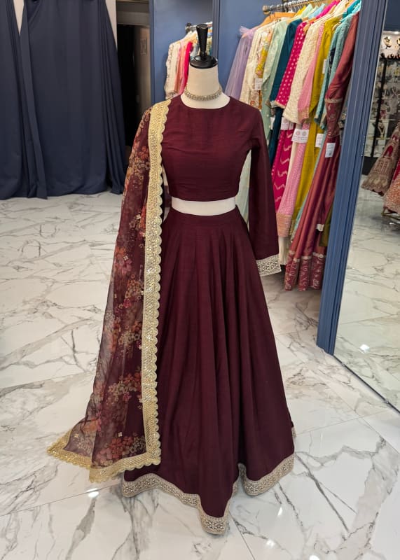 Reyvika lehenga