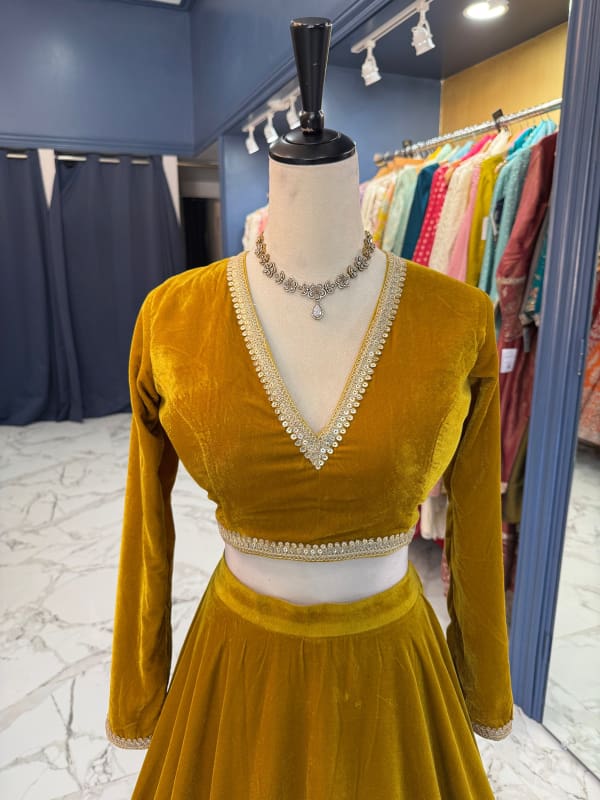 Yovika lehenga